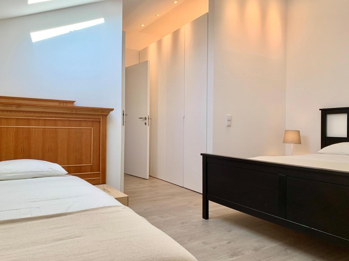 Home Out City Villa Lisbon Bagian luar foto