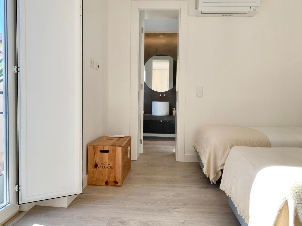 Home Out City Villa Lisbon Bagian luar foto