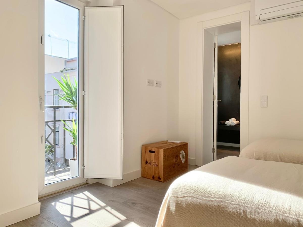 Home Out City Villa Lisbon Bagian luar foto